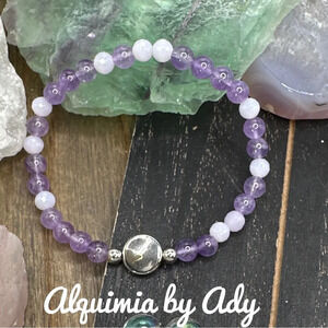 Dainty amethyst and jade beaded minimalistic bracelet